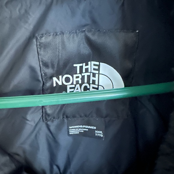 Authentic The North Face Puffer Vest - Picture 4 of 4